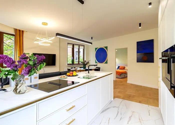 Golden Hour, 2 Bedroom, With Underground Parking