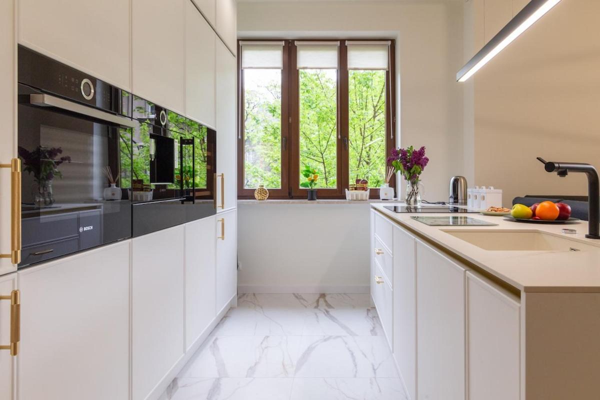 Golden Hour, 2 Bedroom, With Underground Parking