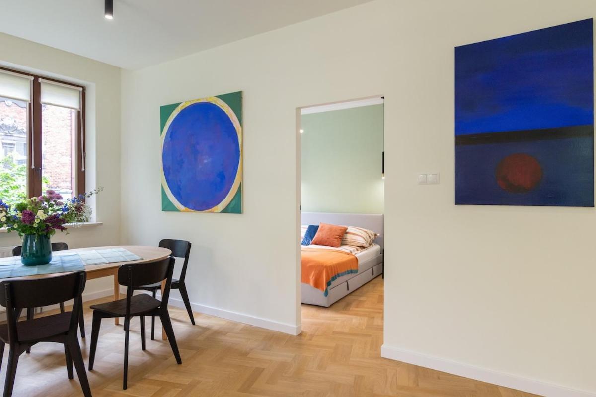 Apartment Golden Hour, 2 Bedroom, With Underground Parking *