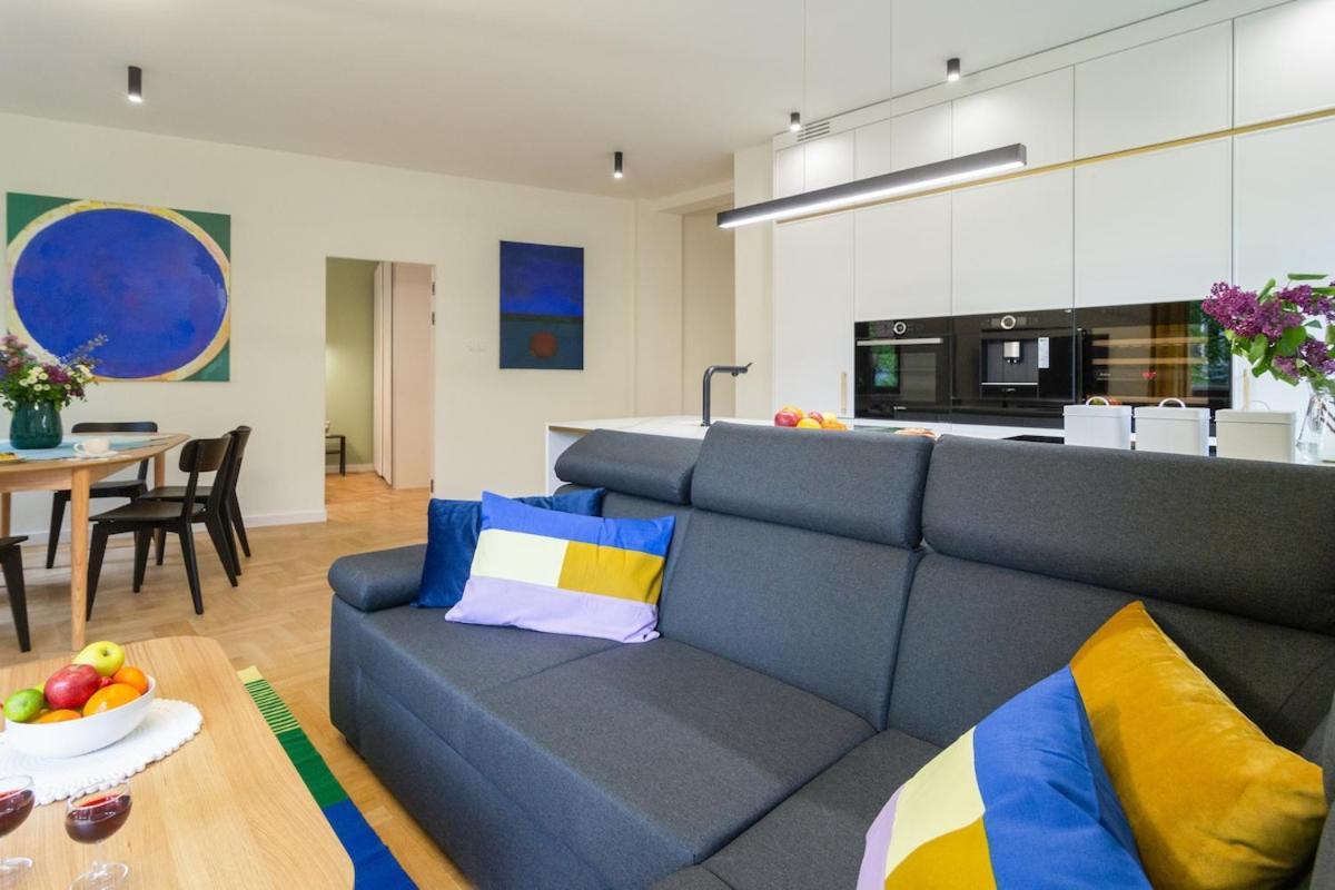 Golden Hour, 2 Bedroom, With Underground Parking Apartment Krakau