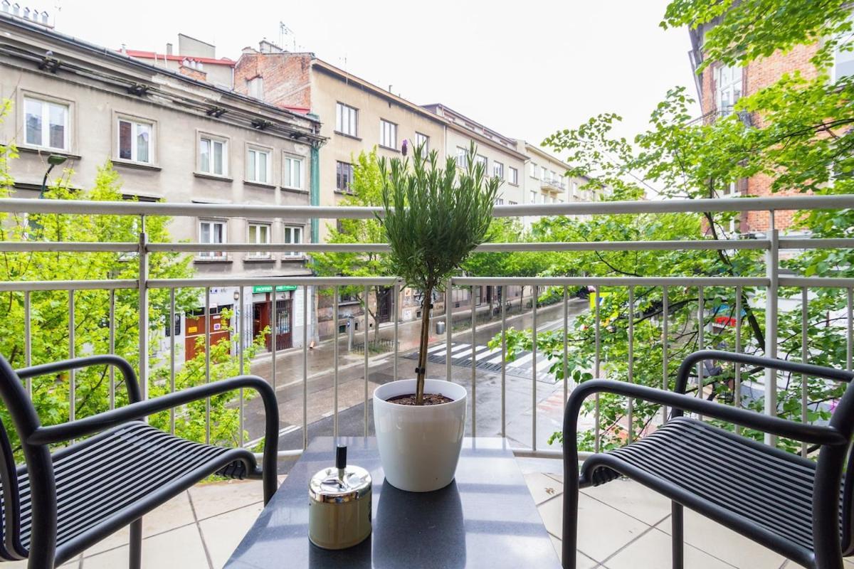 Golden Hour, 2 Bedroom, With Underground Parking * Krakau
