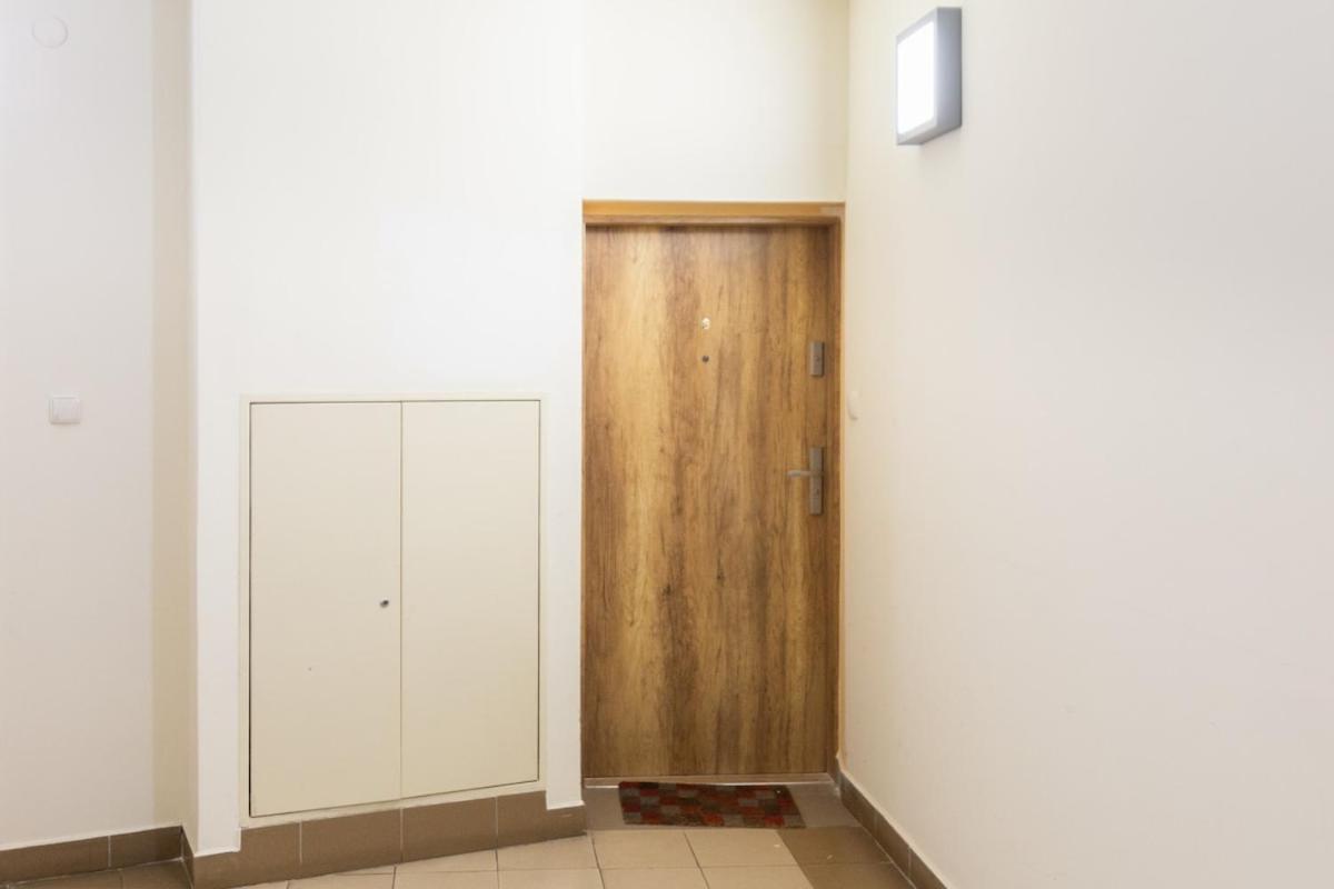 Golden Hour, 2 Bedroom, With Underground Parking Apartment