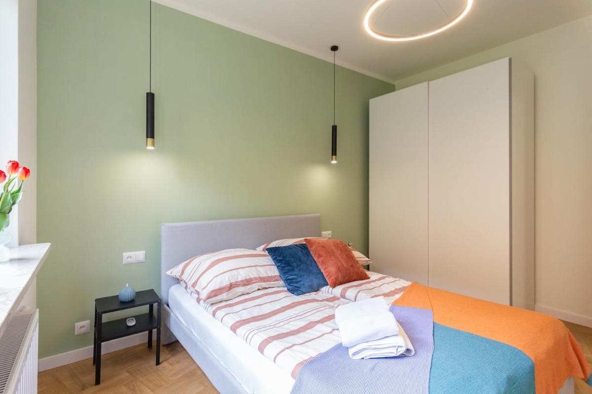 Apartment Golden Hour, 2 Bedroom, With Underground Parking Krakau