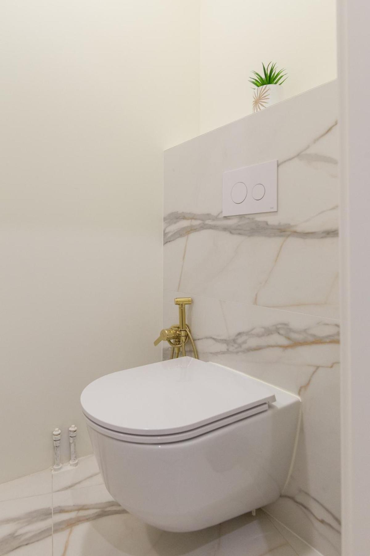 Golden Hour, 2 Bedroom, With Underground Parking Krakau