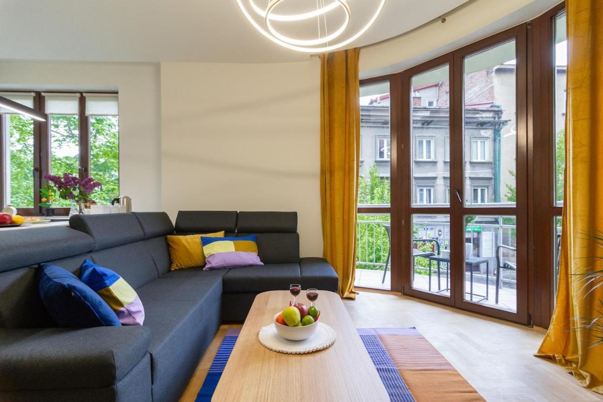 Golden Hour, 2 Bedroom, With Underground Parking