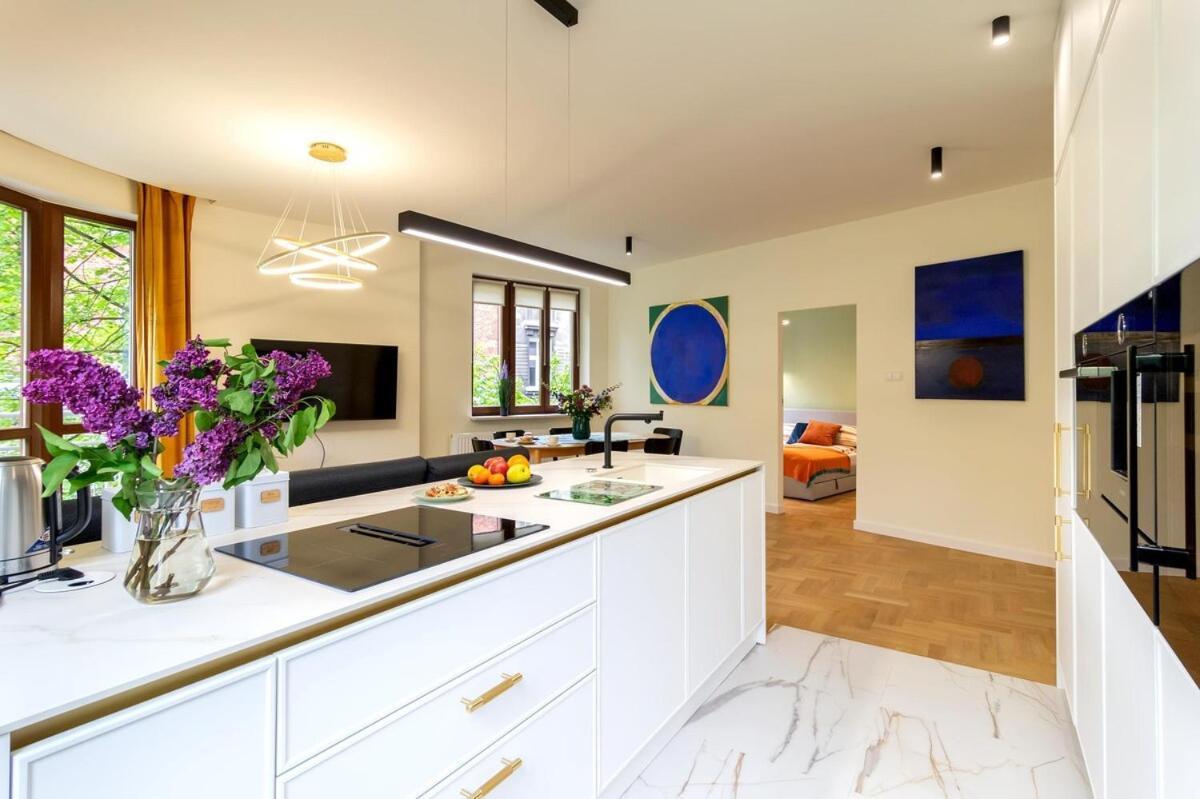 Apartment Golden Hour, 2 Bedroom, With Underground Parking
