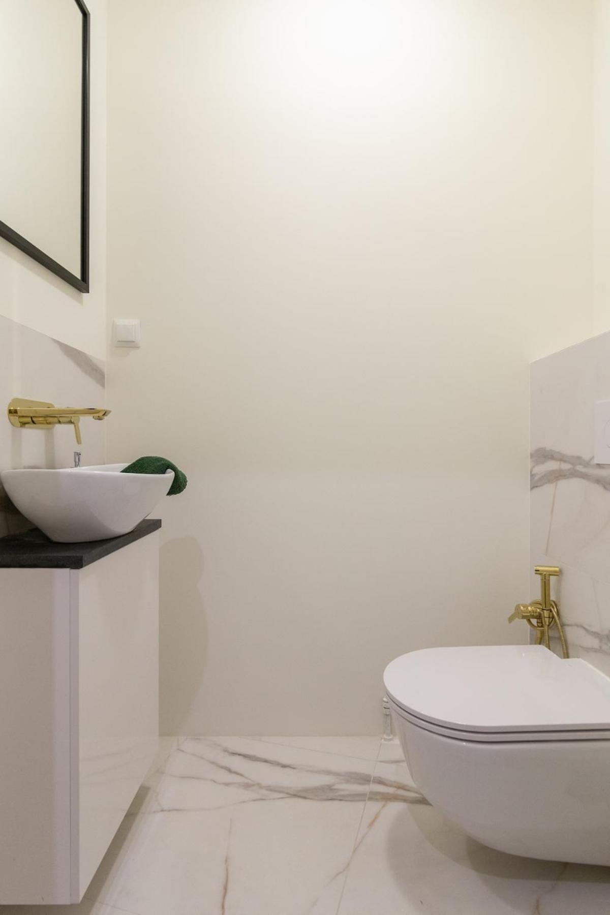 Golden Hour, 2 Bedroom, With Underground Parking Appartement *